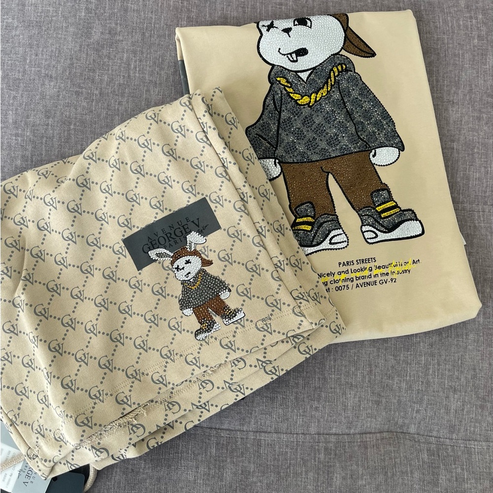 Avenue George V Paris Men’s Beige Short Set 2 piece set Rabbit Rhinestone NWT - Picture 2 of 9